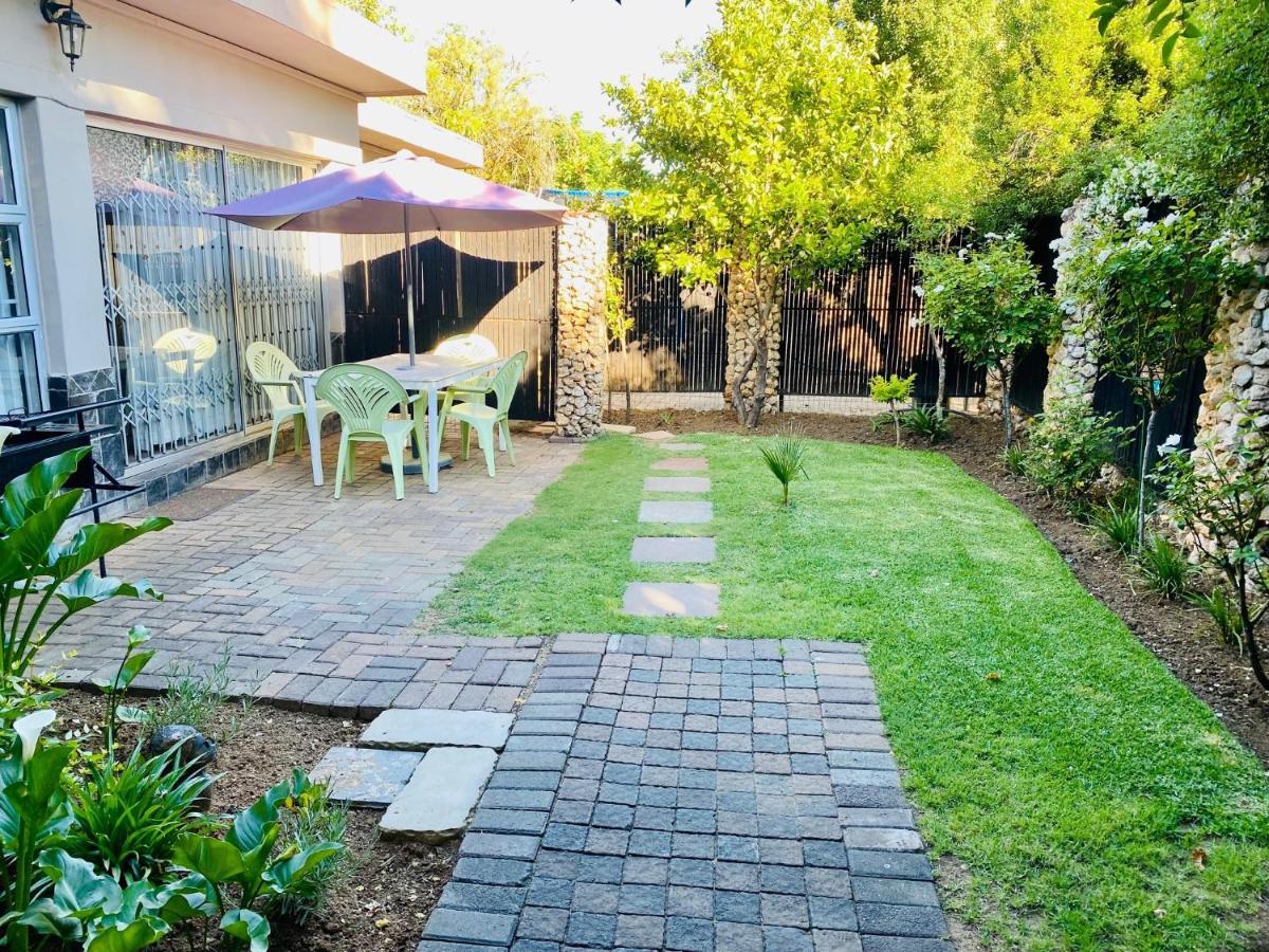בלומפונטייין Cottonwood Guesthouse Oasis מראה חיצוני תמונה